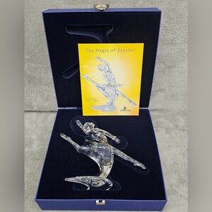 Mint Swarovski Crystal Dancer figurine for SCS members only Issued in 2004.